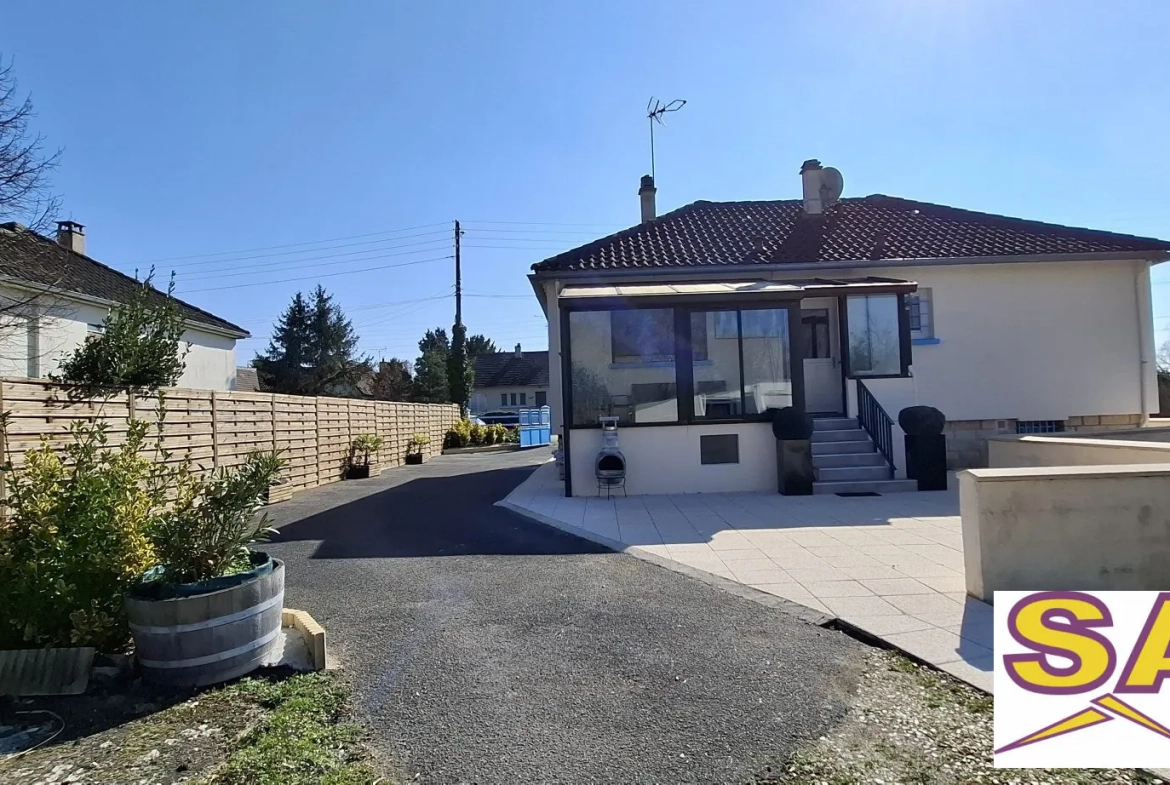 Maison 75 m² avec sous-sol aménagé et double garage à Ferrières-en-Gâtinais 