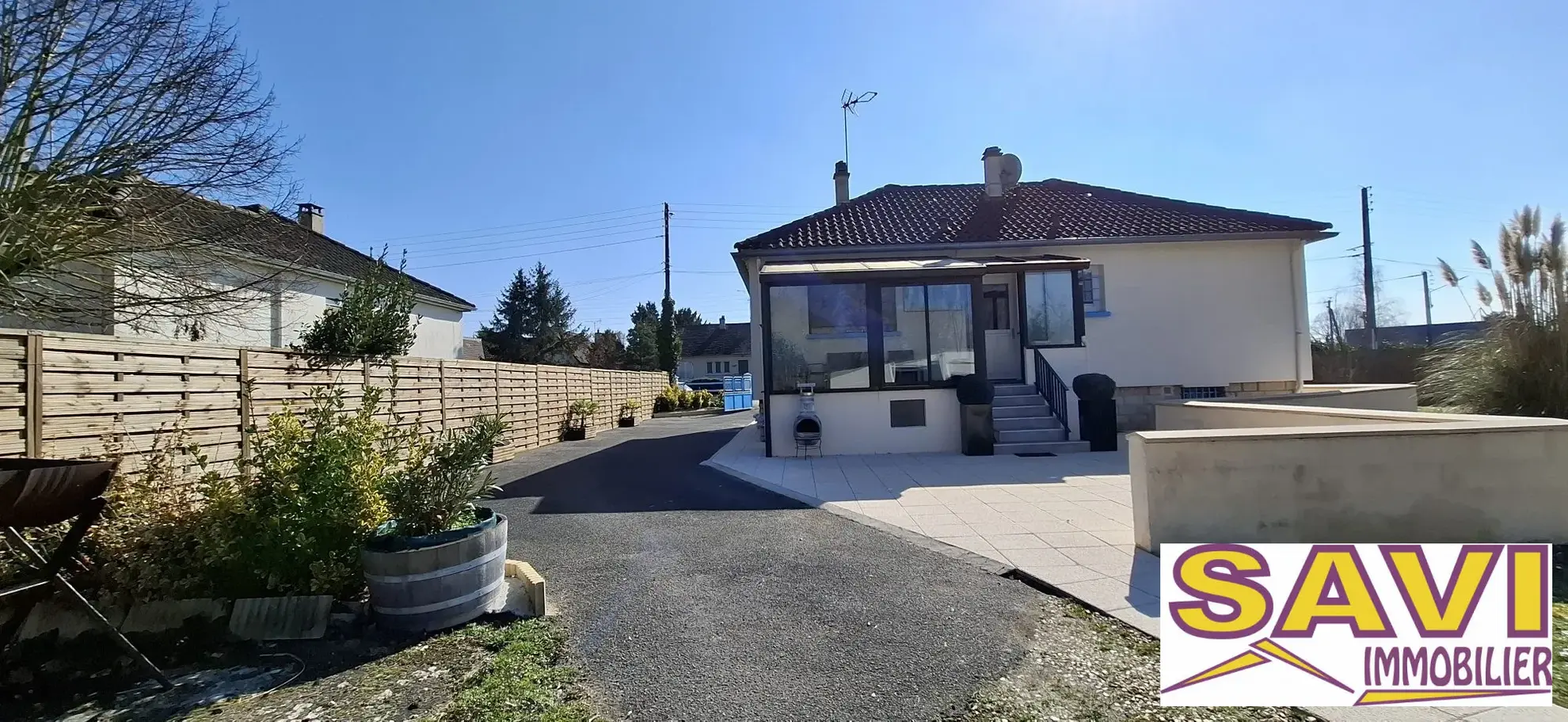 Maison 75 m² avec sous-sol aménagé et double garage à Ferrières-en-Gâtinais 