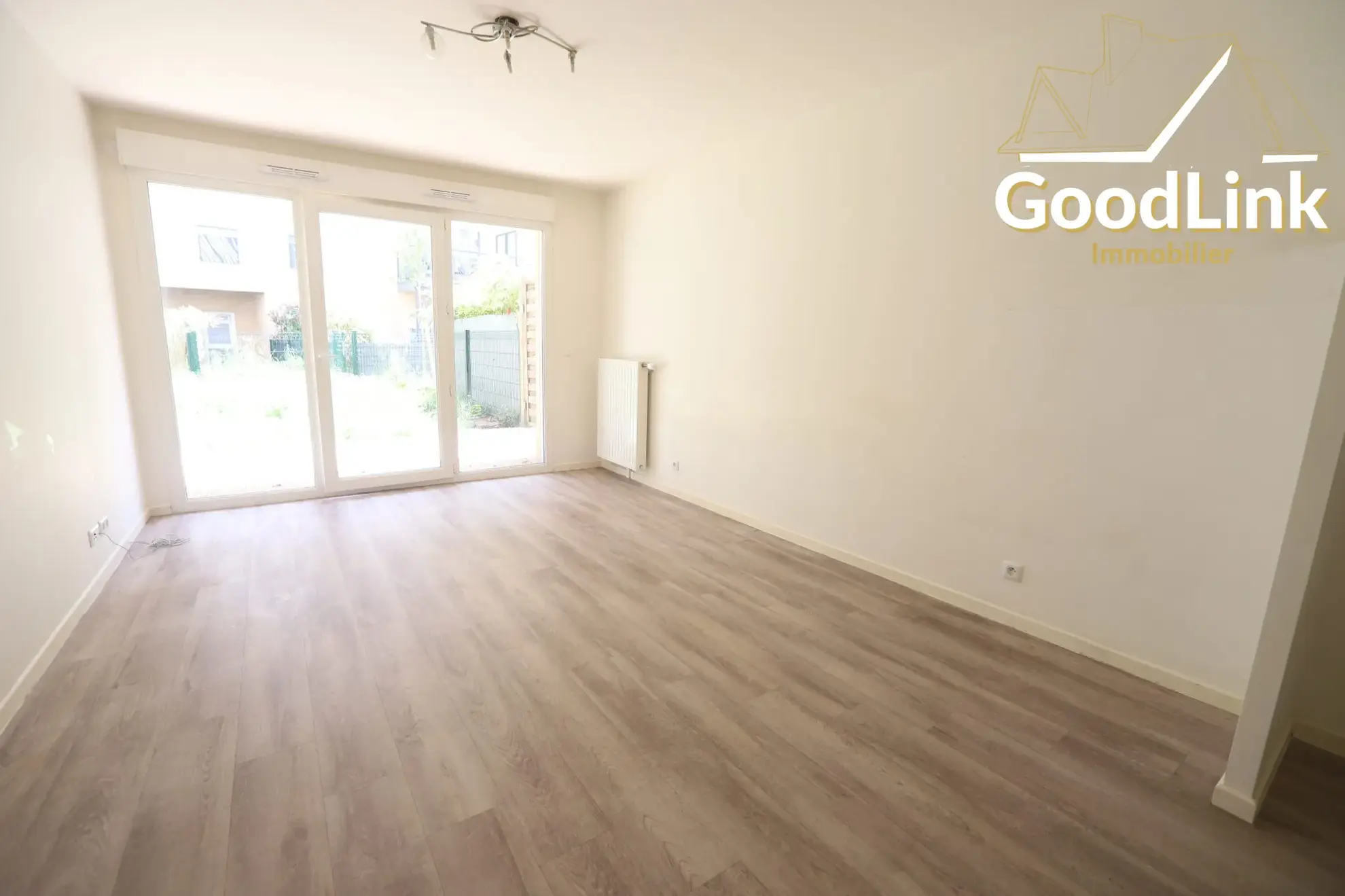 Appartement T3 avec jardin et parking sécurisé à Saint-Fargeau-Ponthierry 