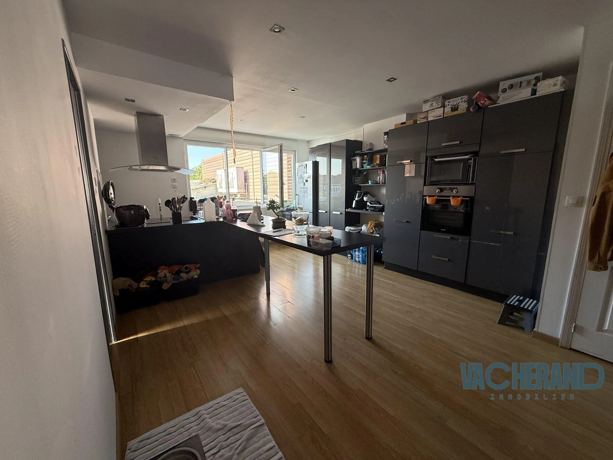 Appartement T3 Duplex avec Grand Place à Steenvoorde - Opportunité Unique 