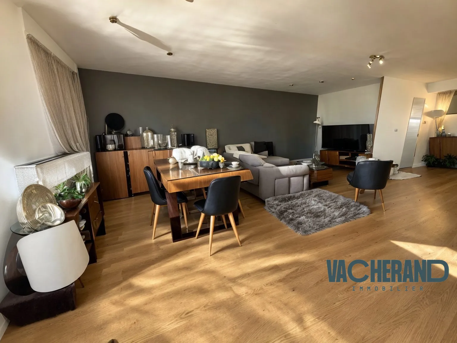 Appartement T3 Duplex avec Grand Place à Steenvoorde - Opportunité Unique 