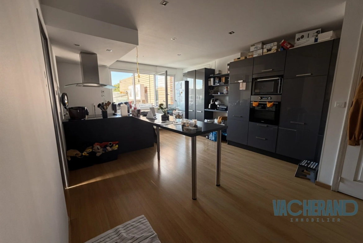 Appartement T3 Duplex avec Grand Place à Steenvoorde - Opportunité Unique 