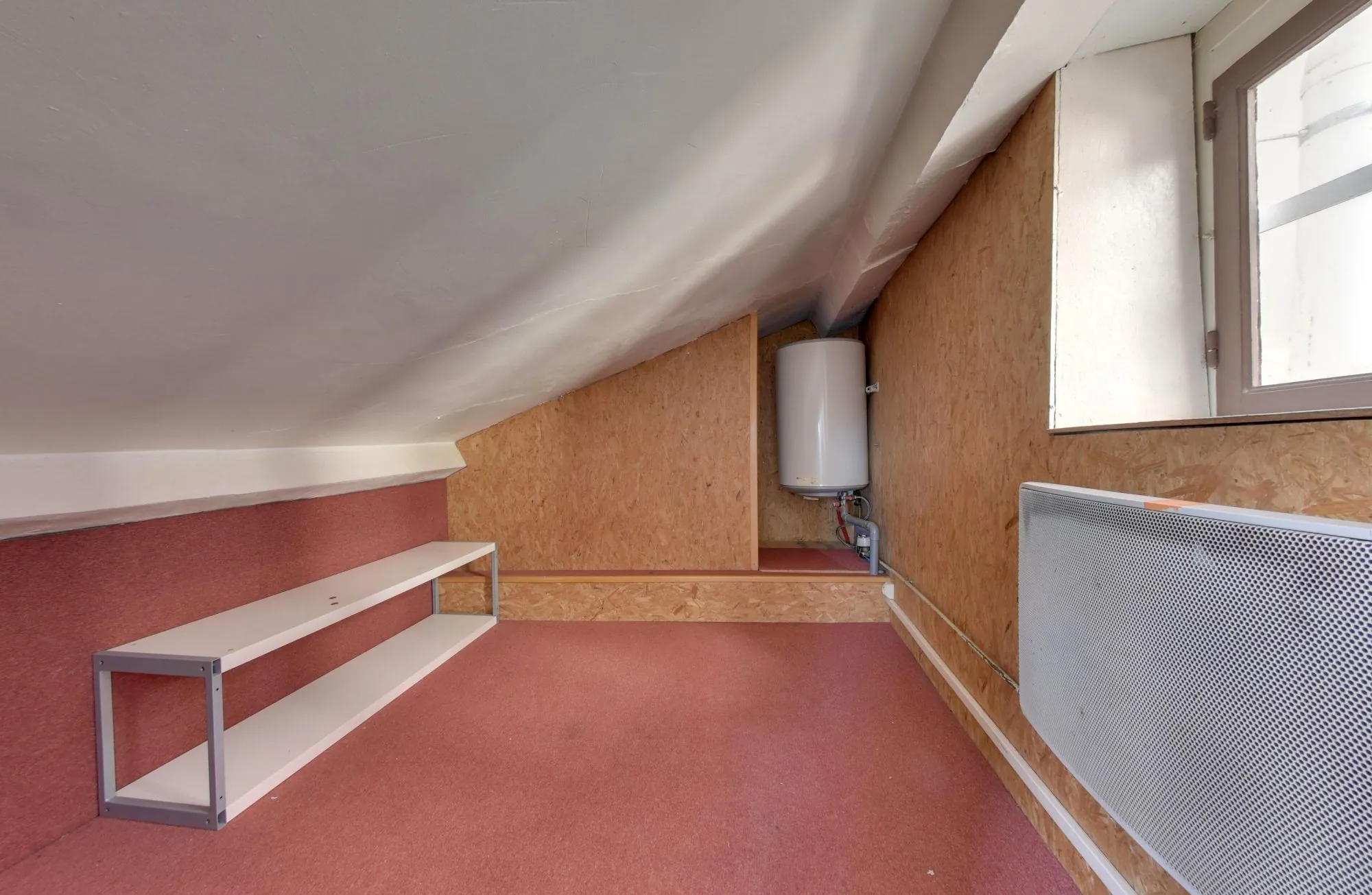 Studio à rénover au centre de Grenoble avec fort potentiel 