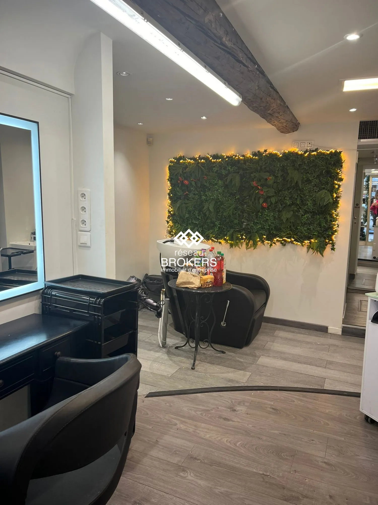Institut de beauté et salon de coiffure à vendre à Nice, emplacement privilégié dans le Carré d'Or 