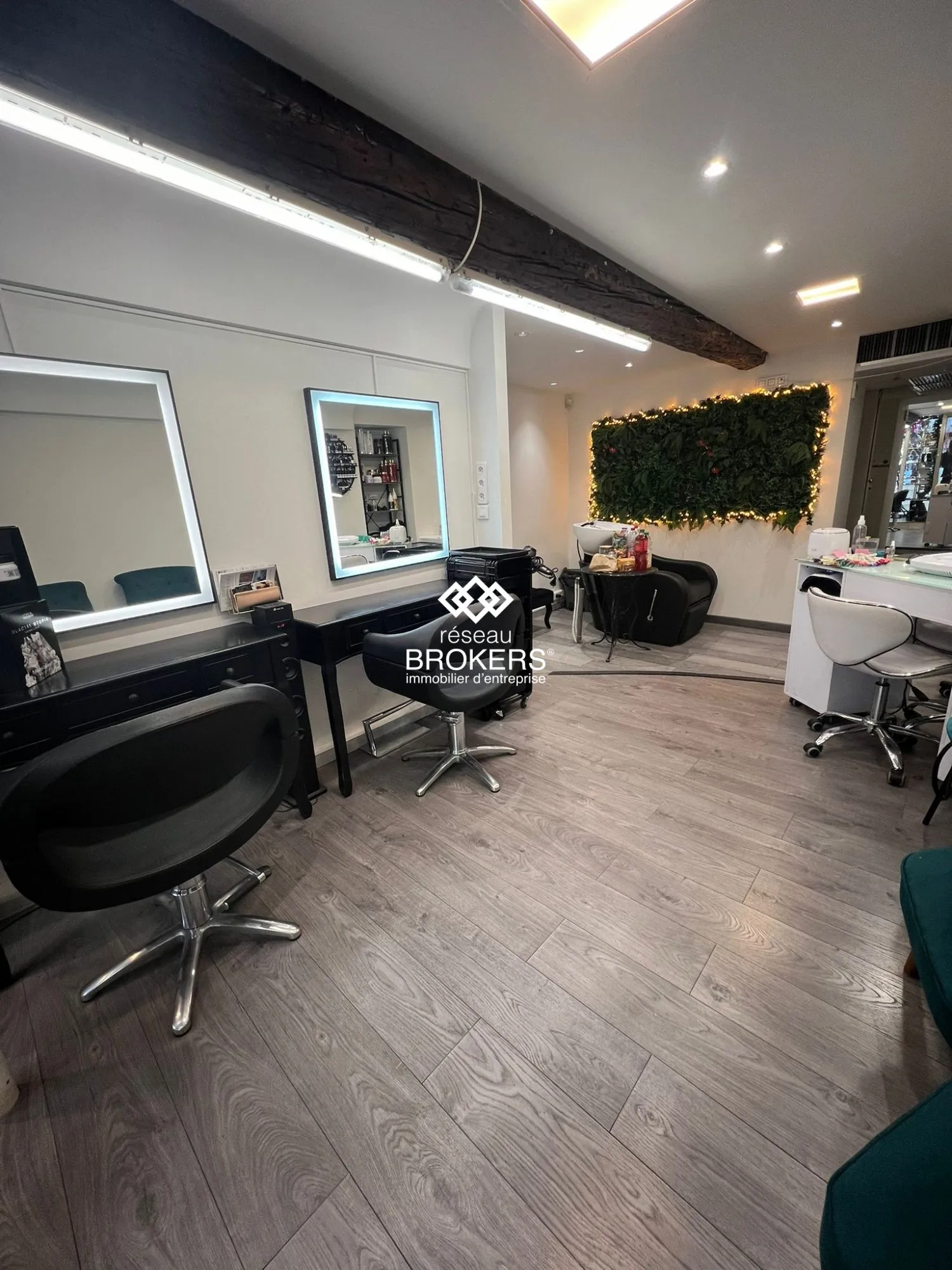 Institut de beauté et salon de coiffure à vendre à Nice, emplacement privilégié dans le Carré d'Or 