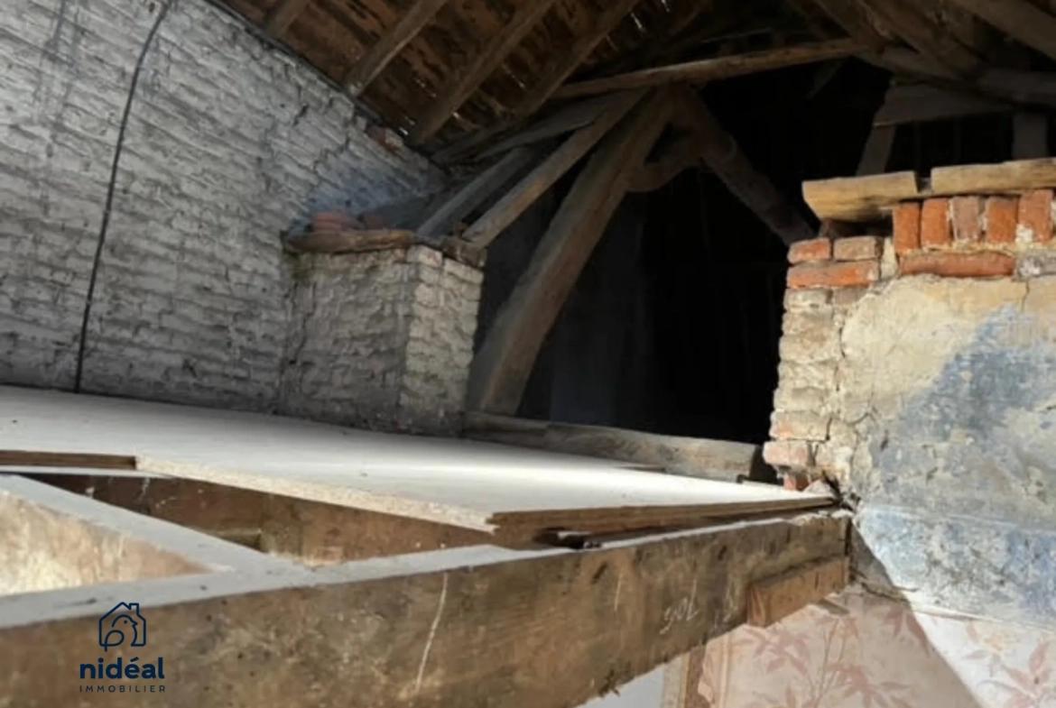 Investissez dans un immeuble de rapport à Le Quesnoy avec 5 logements et fort potentiel locatif 