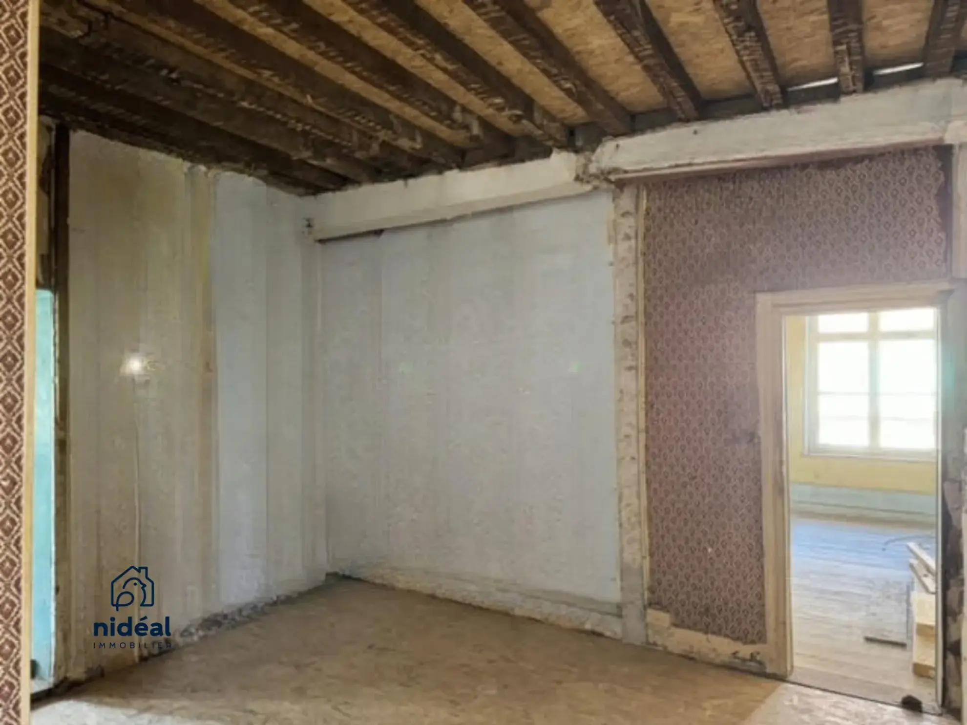 Investissez dans un immeuble de rapport à Le Quesnoy avec 5 logements et fort potentiel locatif 