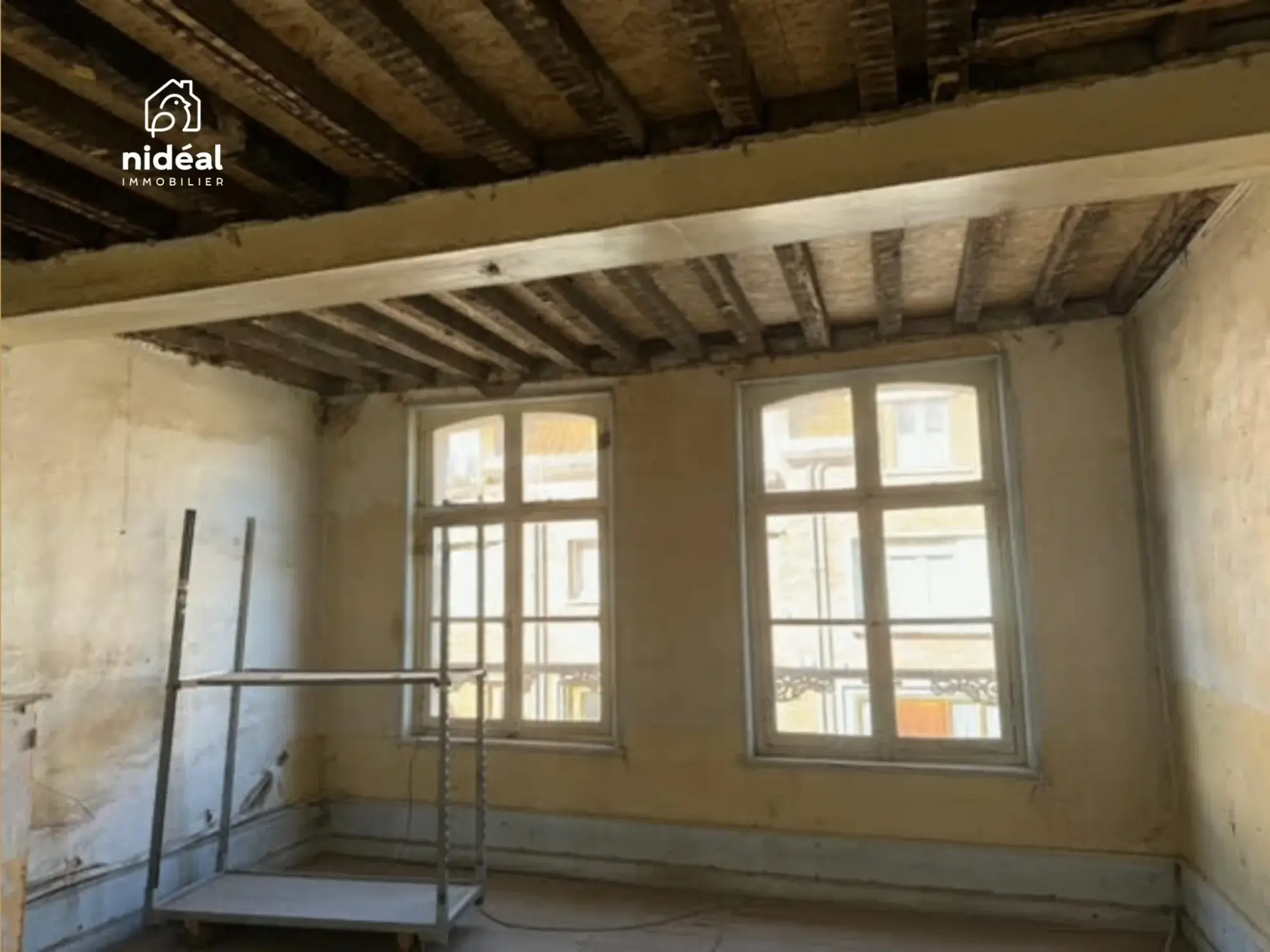 Investissez dans un immeuble de rapport à Le Quesnoy avec 5 logements et fort potentiel locatif 