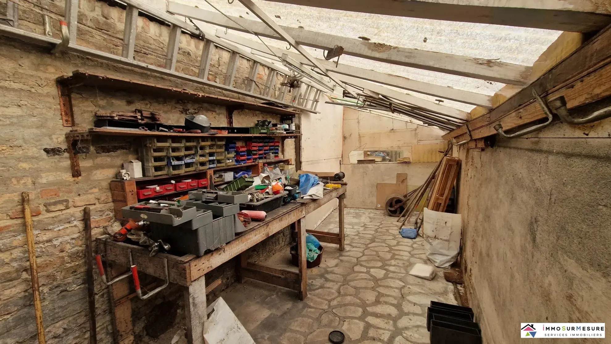 Maison de ville à rénover avec cour et dépendances à Frévent 