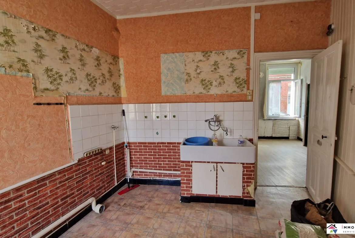 Maison de ville à rénover avec cour et dépendances à Frévent 