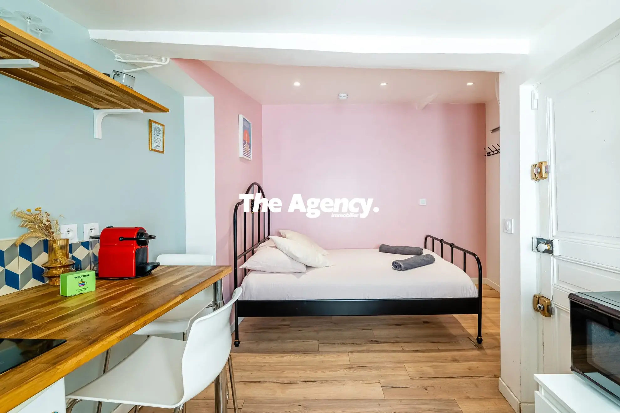 Studio rénové de 14,40 m² à Marseille dans le quartier du Panier, vendu meublé 