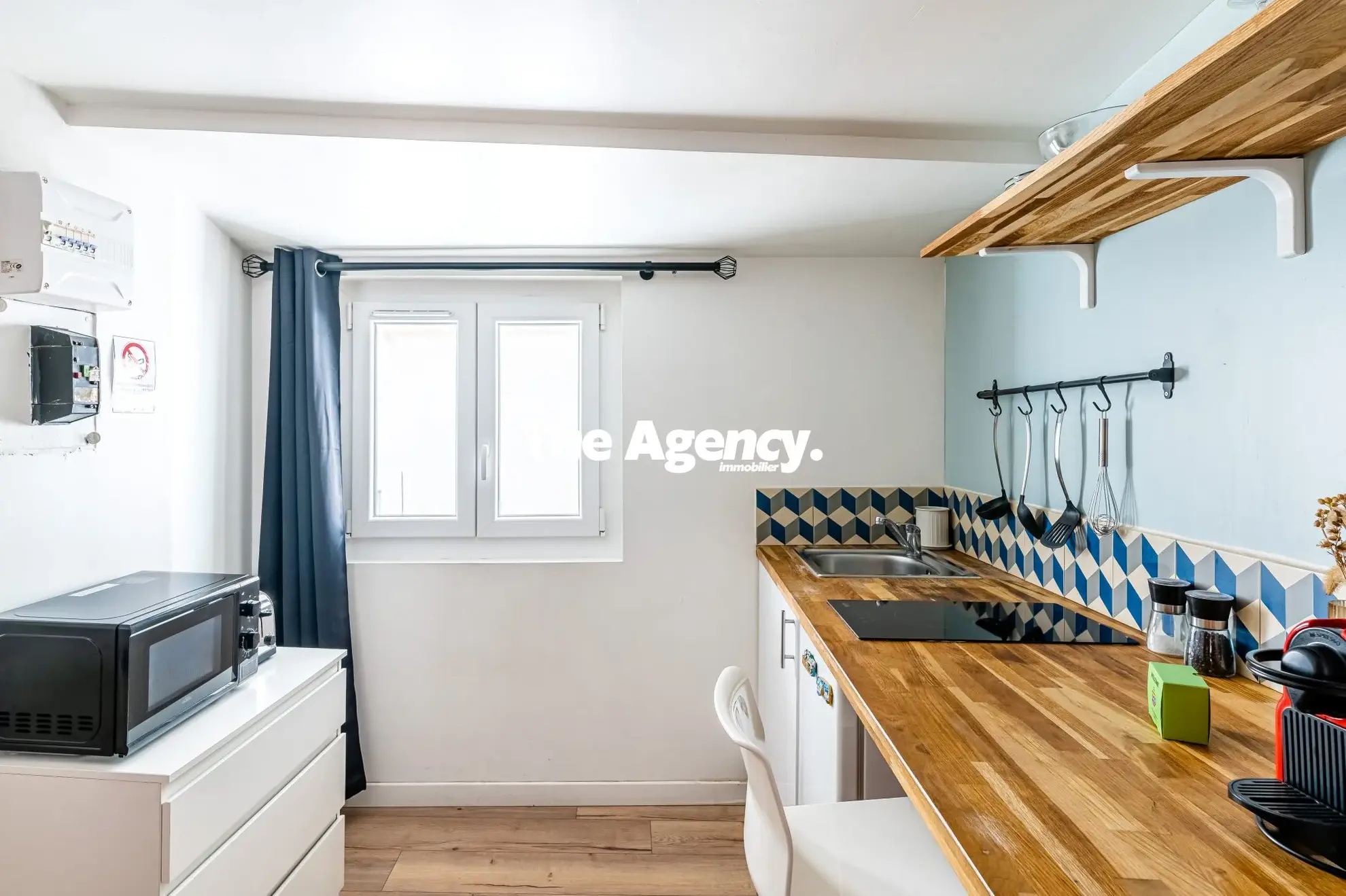 Studio rénové de 14,40 m² à Marseille dans le quartier du Panier, vendu meublé 