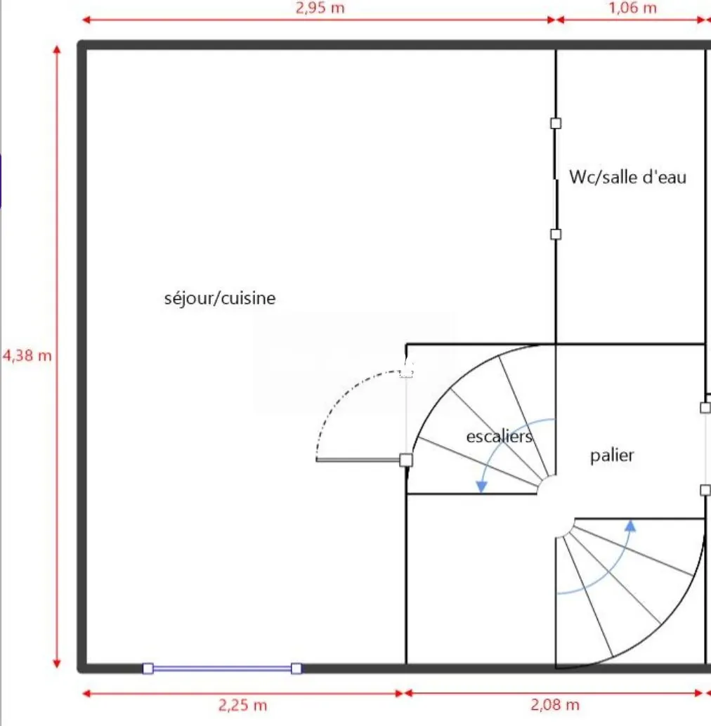 Studio rénové de 14,40 m² à Marseille dans le quartier du Panier, vendu meublé 