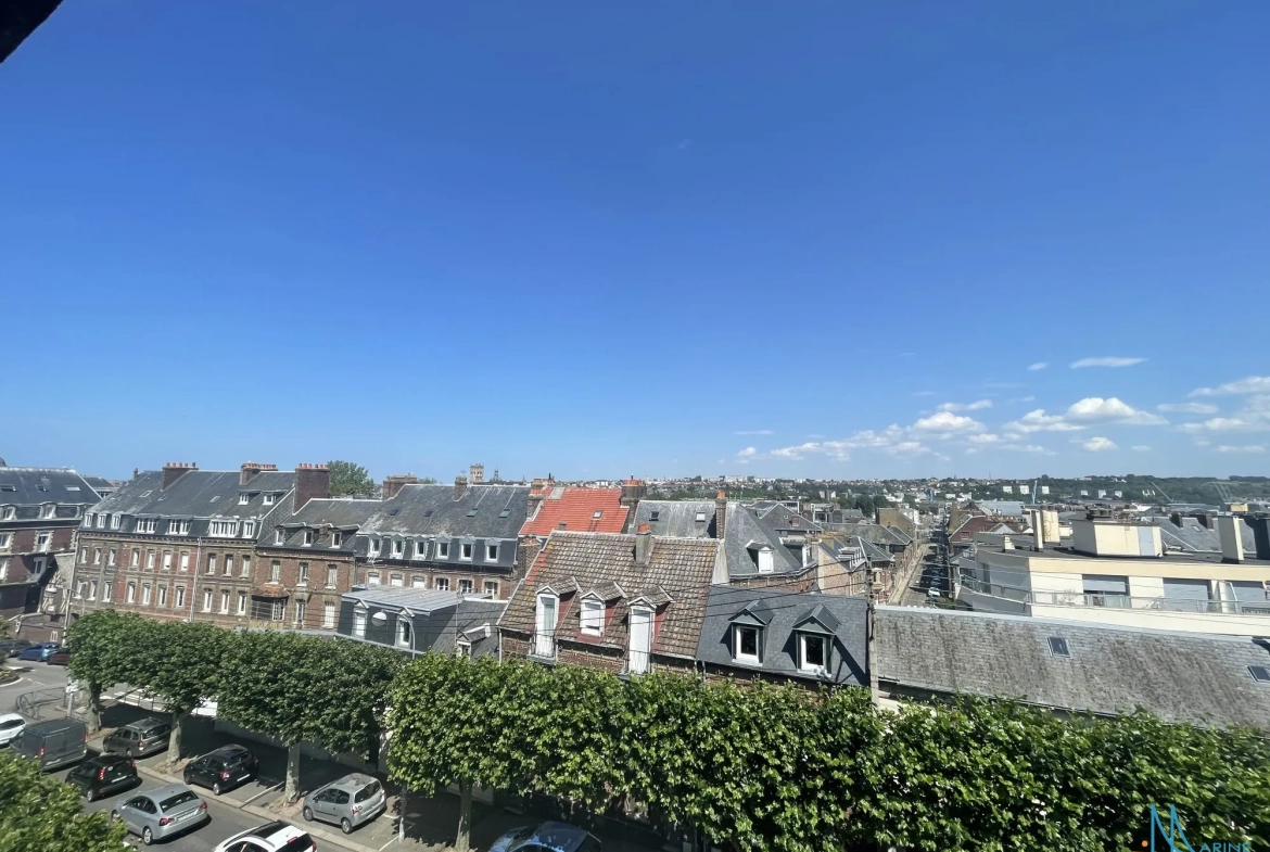 Appartement T3 à vendre au centre-ville de Dieppe avec balcon et cave 
