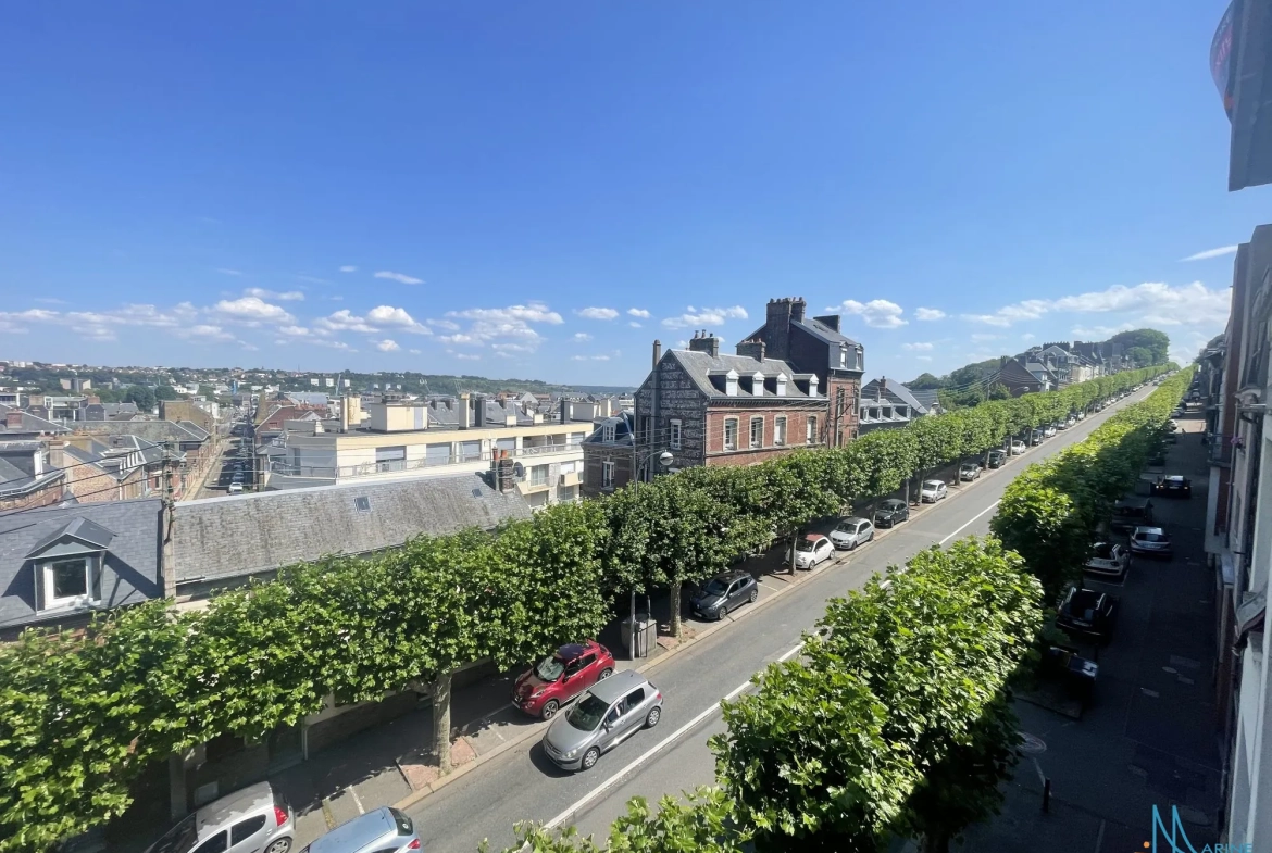 Appartement T3 à vendre au centre-ville de Dieppe avec balcon et cave 