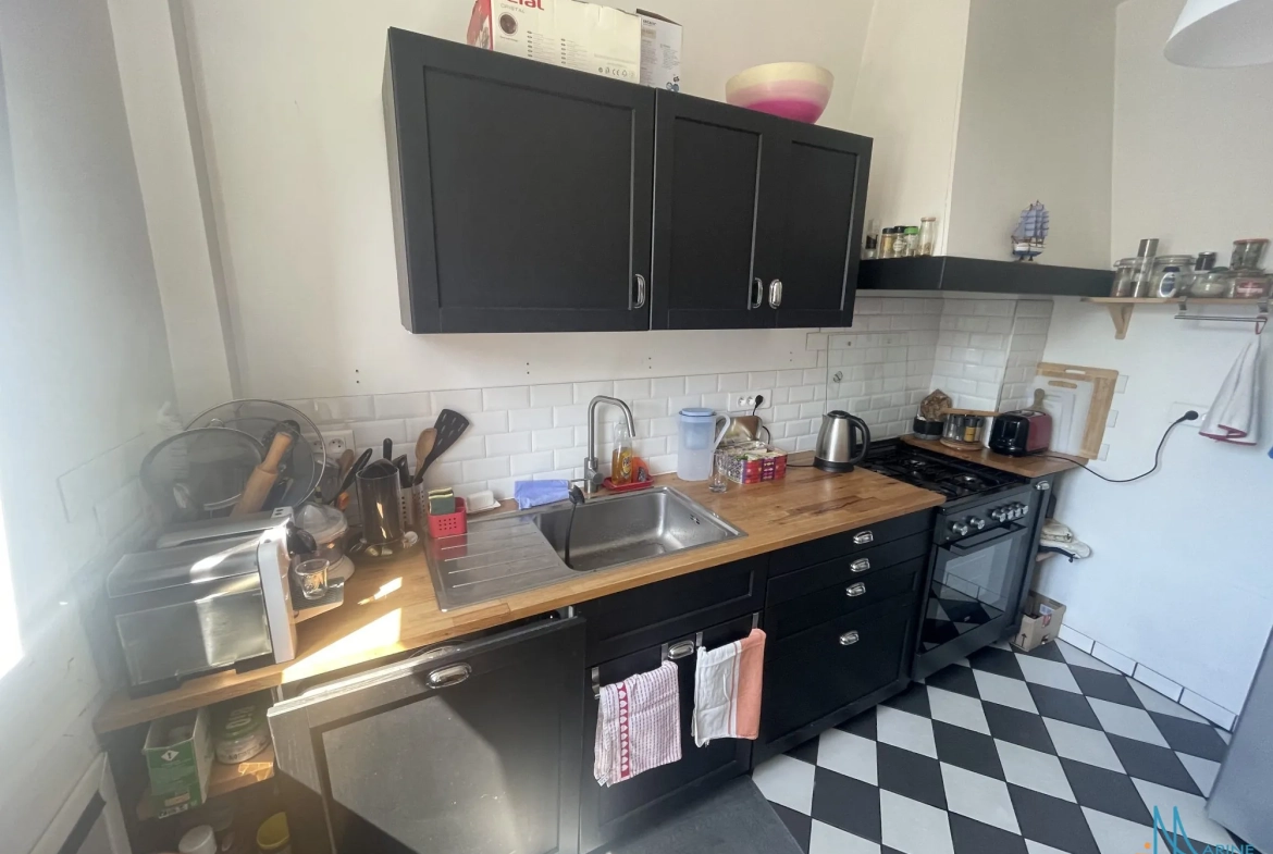 Appartement T3 à vendre au centre-ville de Dieppe avec balcon et cave 