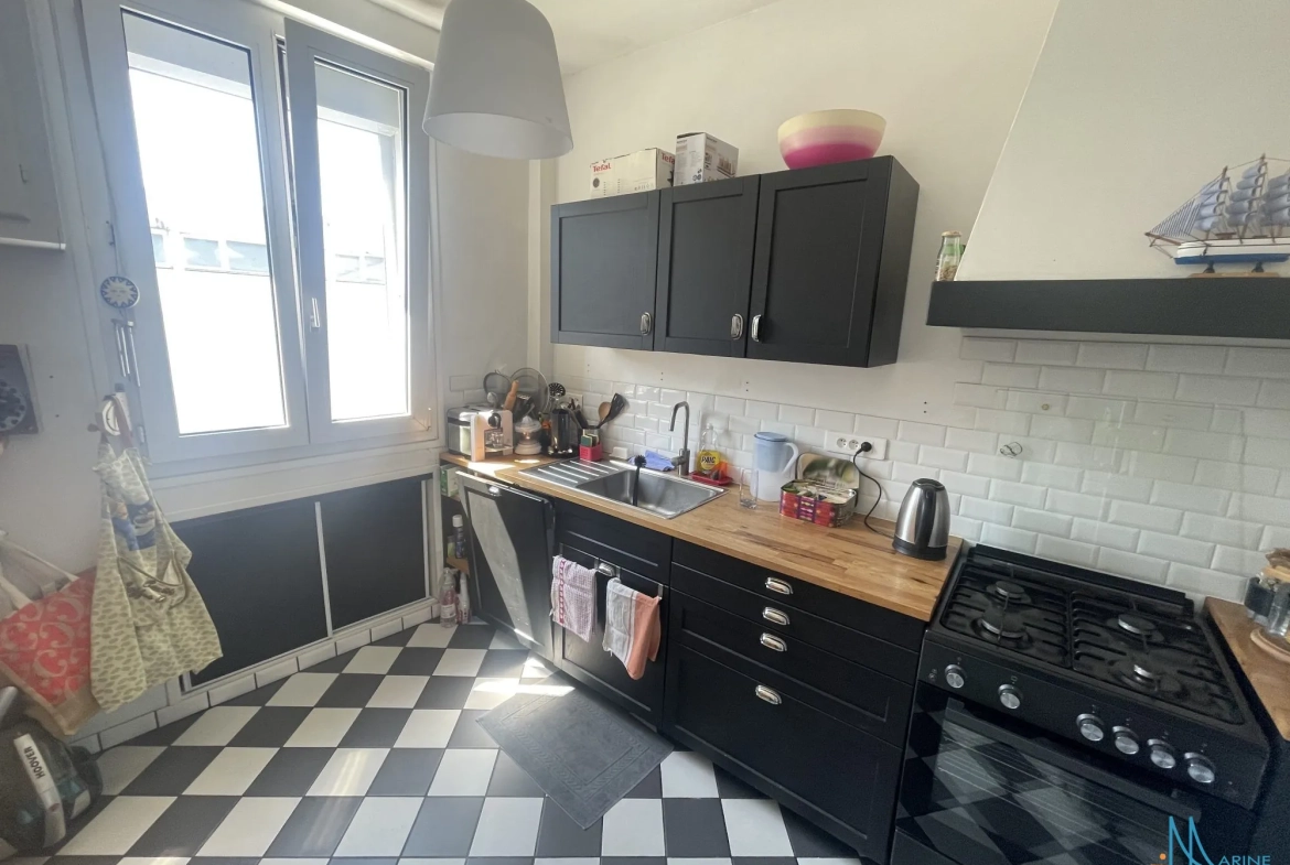 Appartement T3 à vendre au centre-ville de Dieppe avec balcon et cave 