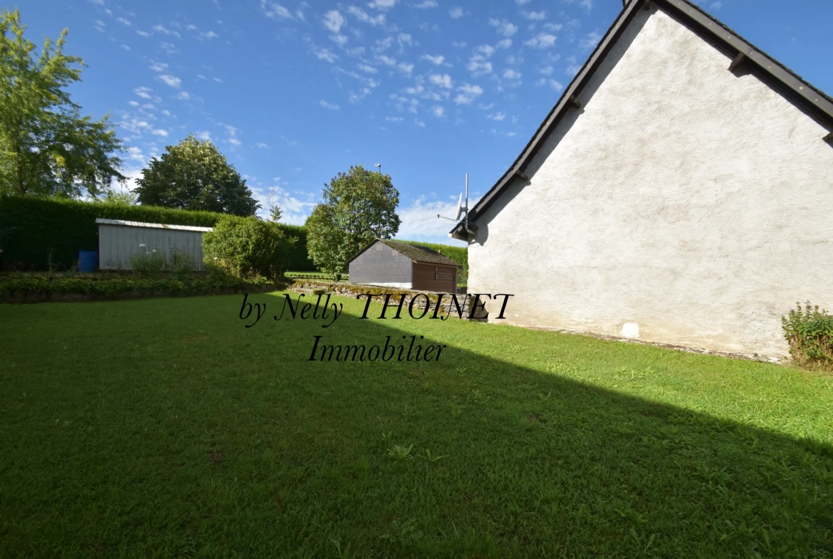 Maison en pierre avec terrain à EGLISENEUVE D'ENTRAIGUES - Parc des volcans d'Auvergne 