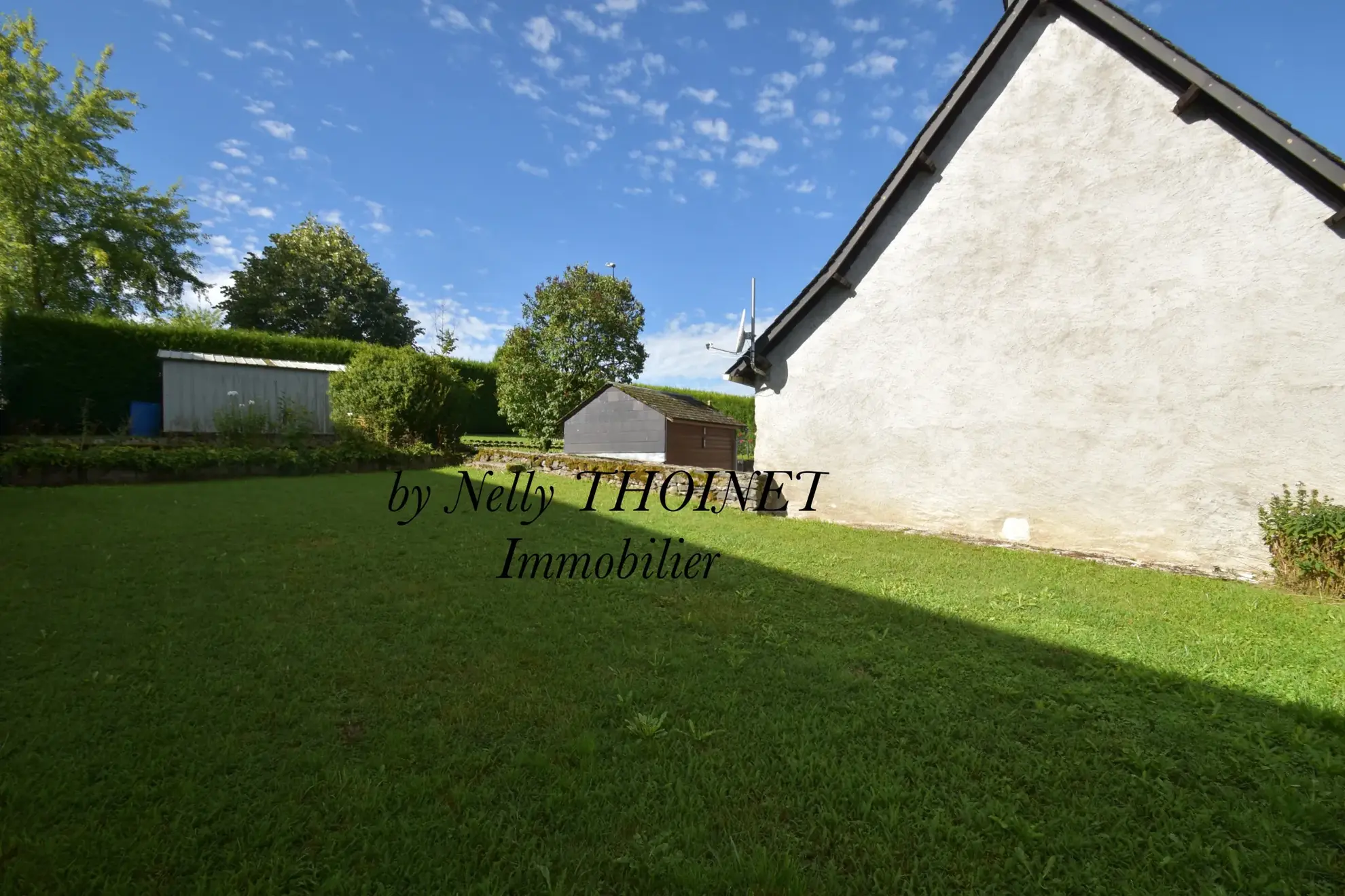 Maison en pierre avec terrain à EGLISENEUVE D'ENTRAIGUES - Parc des volcans d'Auvergne 