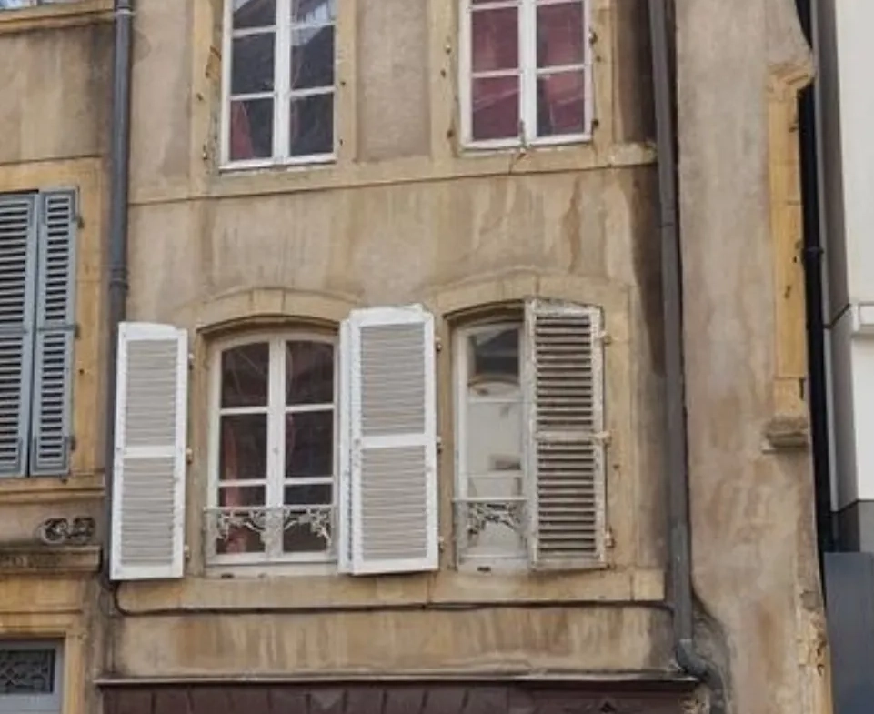 Immeuble de rapport à Metz avec 4 appartements à rénover 