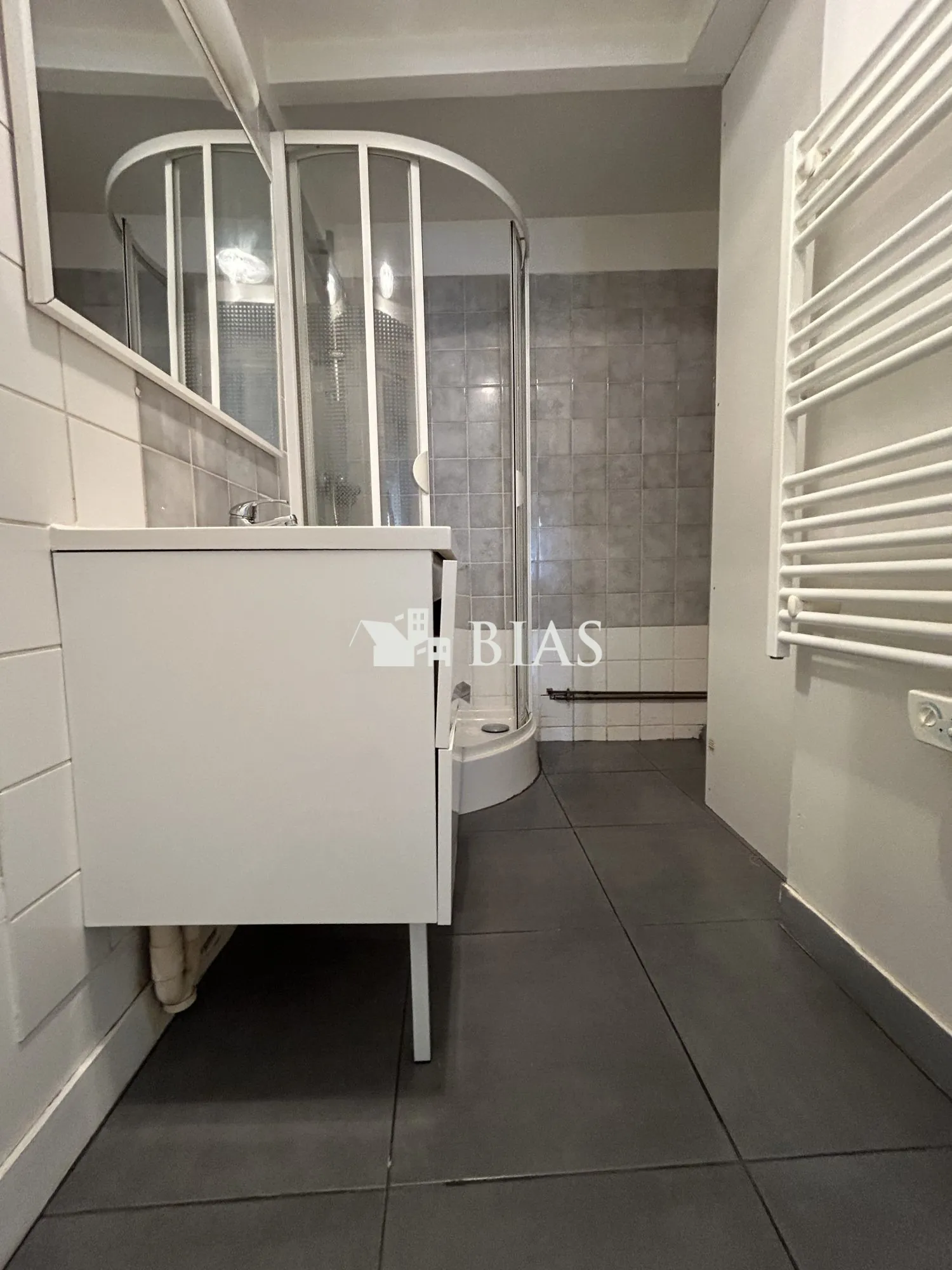Appartement F2 à vendre à Pont L'Évêque, secteur Rivière-Saint-Sauveur 