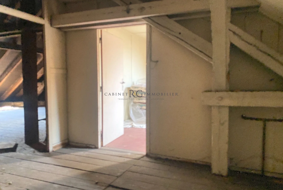 Combles à aménager à Metz – Projet d’appartement en dernier étage 
