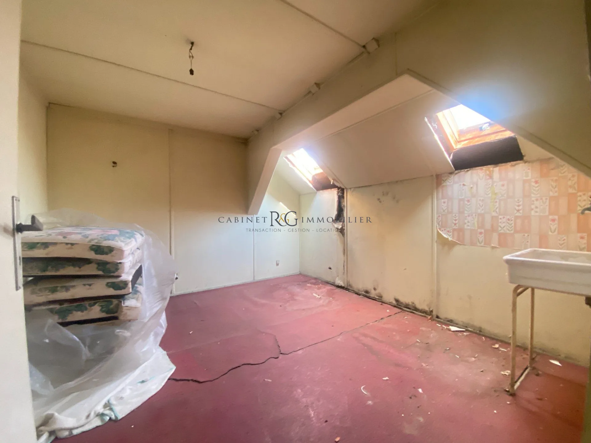 Combles à aménager à Metz – Projet d’appartement en dernier étage 