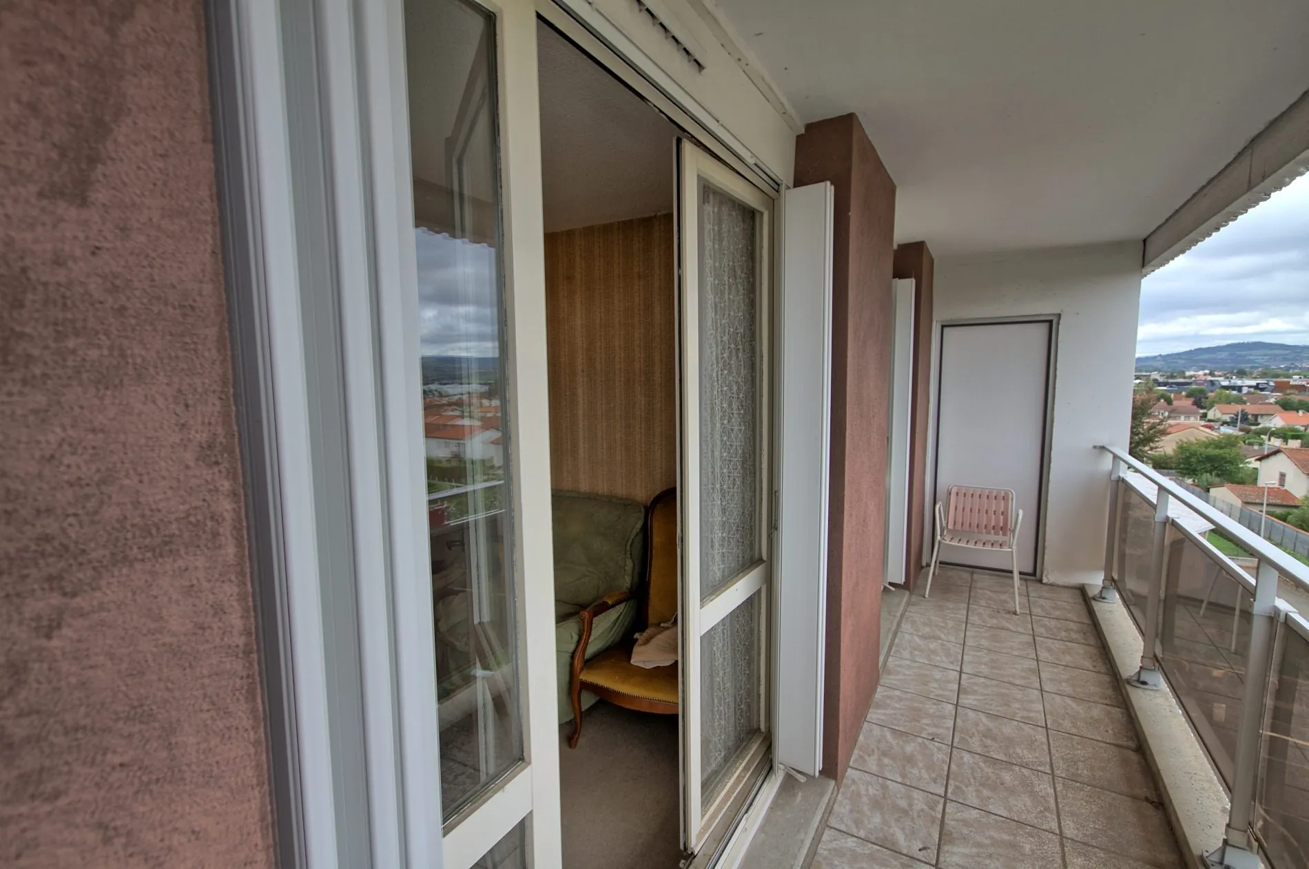 Appartement T3 avec vue dégagée, parking sécurisé à Cournon-d'Auvergne 