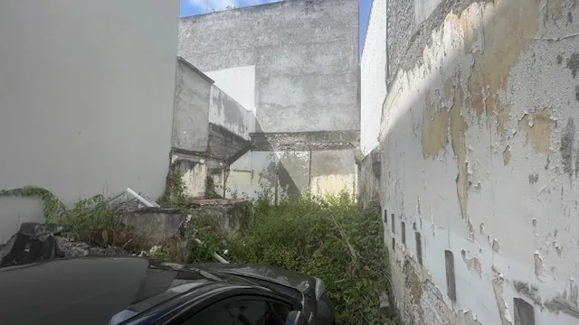 Vente d'un terrain constructible de 111 m² en centre-ville de Fort-de-France 