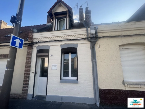 Maison mitoyenne rénovée à Moreuil, cour et dépendance, idéale pour primo-accédants ou investisseurs