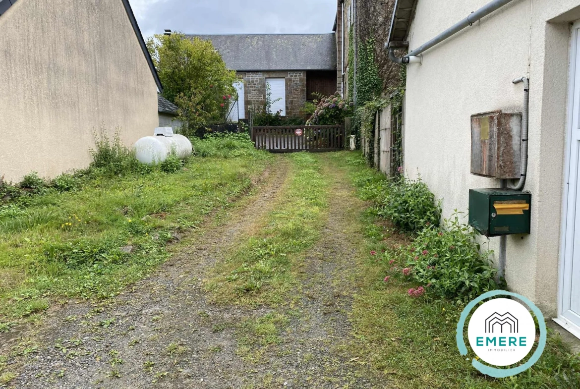 Maison en pierres à rénover à Saint-Georges-de-Reintembault (35420) – Potentiel et charme 