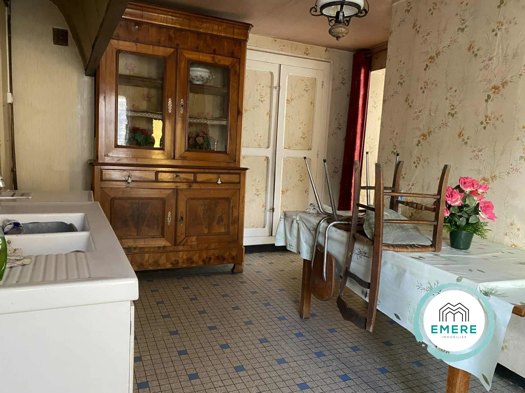 Maison en pierres à rénover à Saint-Georges-de-Reintembault (35420) – Potentiel et charme 