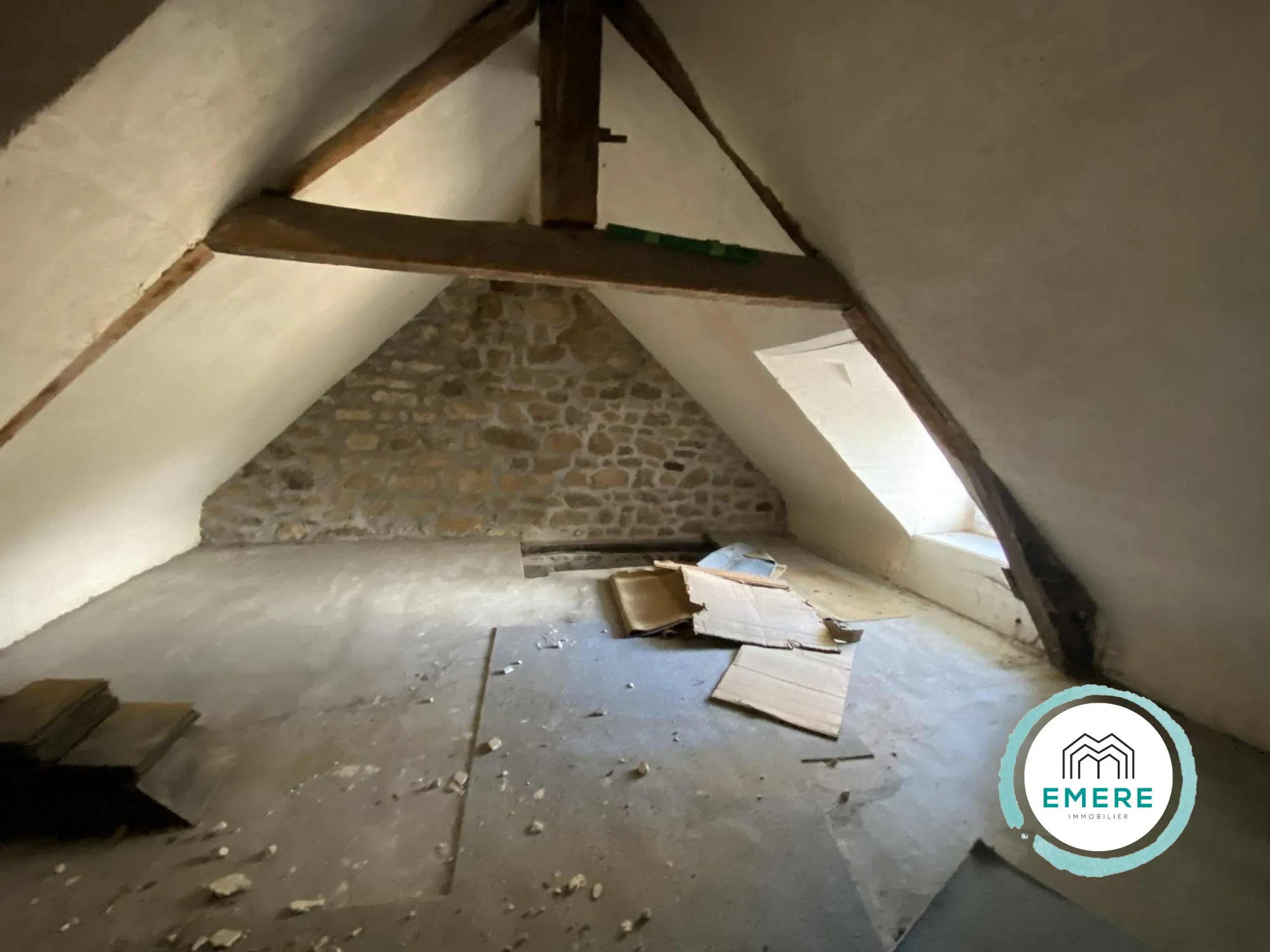 Maison en pierres à rénover à Saint-Georges-de-Reintembault (35420) – Potentiel et charme 