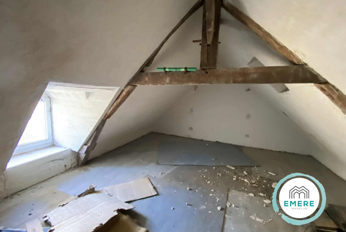 Maison en pierres à rénover à Saint-Georges-de-Reintembault (35420) – Potentiel et charme 