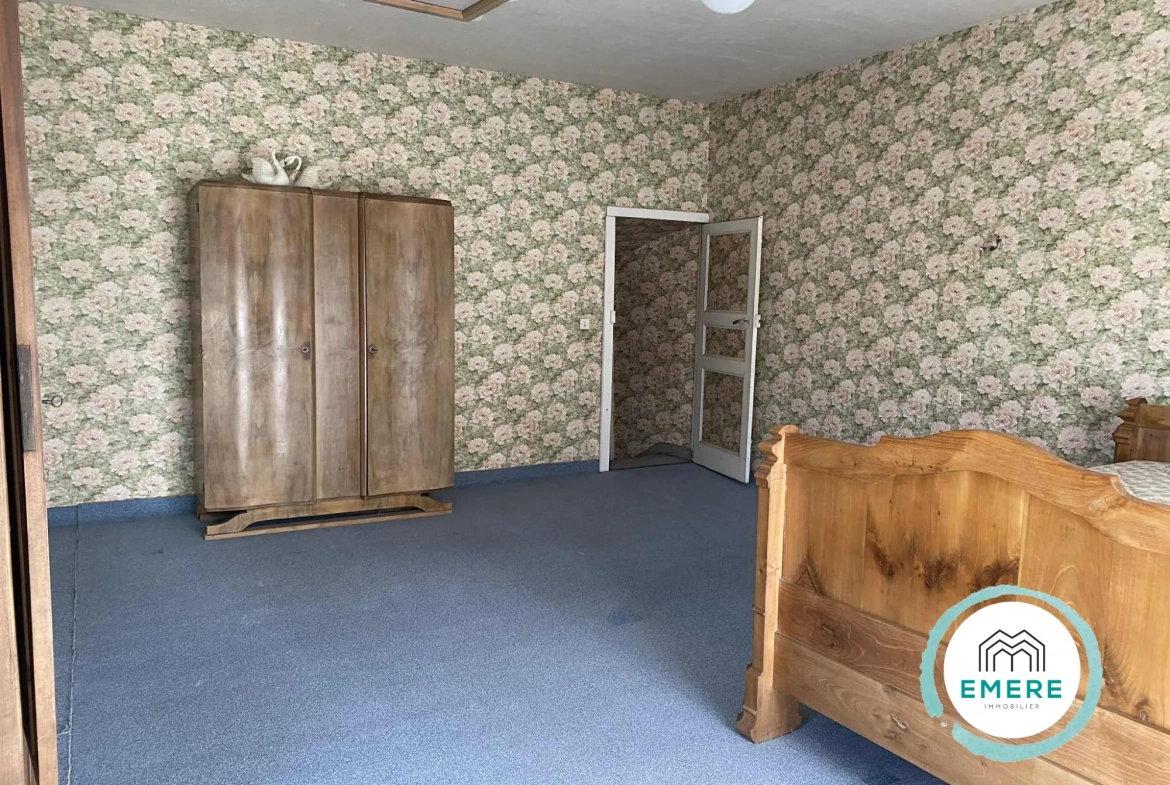 Maison en pierres à rénover à Saint-Georges-de-Reintembault (35420) – Potentiel et charme 