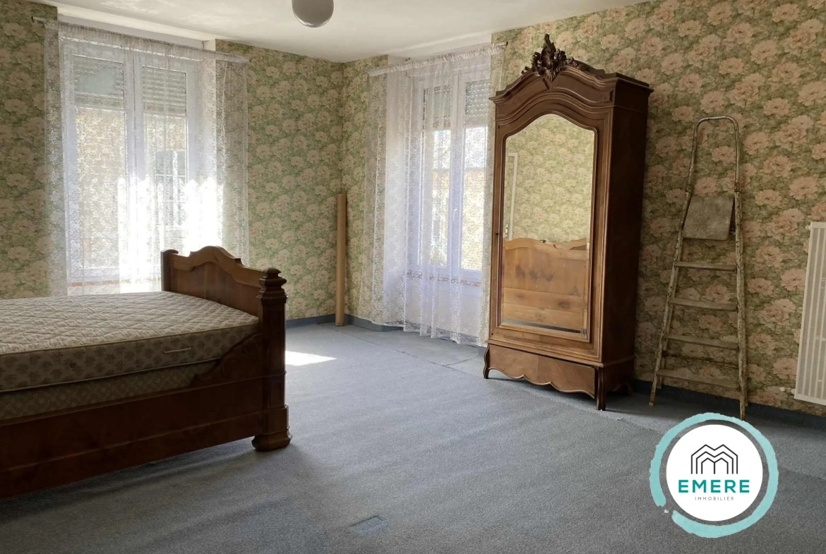 Maison en pierres à rénover à Saint-Georges-de-Reintembault (35420) – Potentiel et charme 