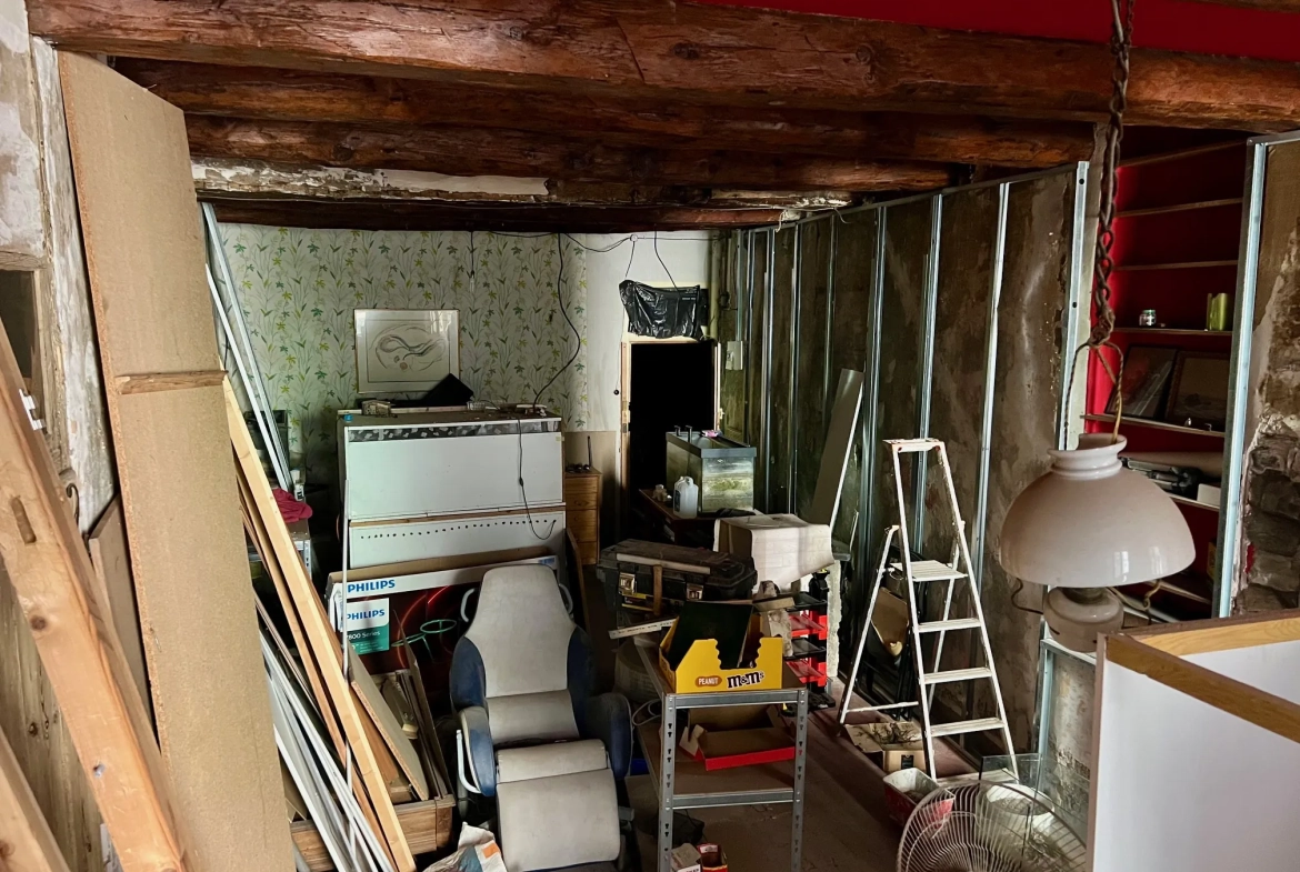 Studio à vendre à Millau, idéal pour rénovation et investissement immobilier 