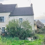 Maison à rénover à Montillot (89) avec grand terrain de 1387 m²