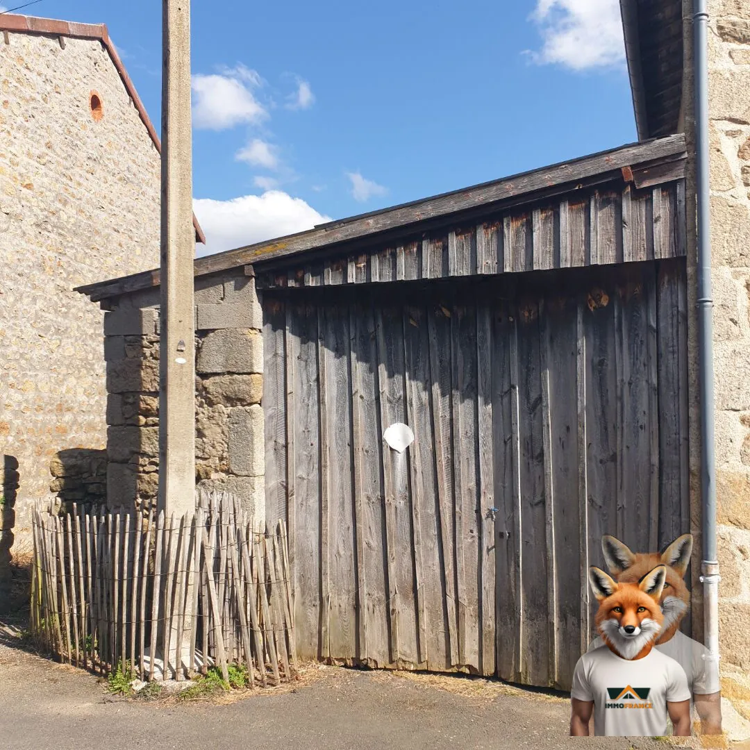 Petite maison de bourg à rénover avec garage à Bellevue-la-Montagne 
