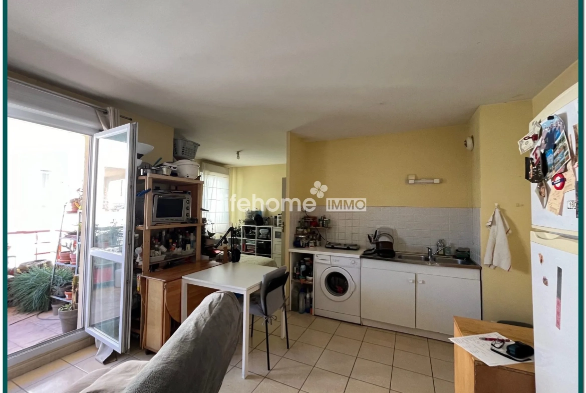 Bel appartement T1 bis loué à Nîmes avec terrasse et bonne rentabilité 