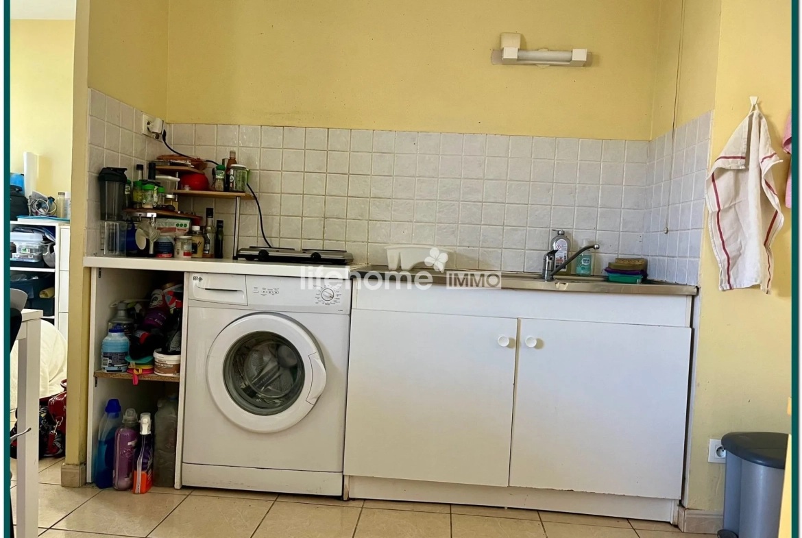 Bel appartement T1 bis loué à Nîmes avec terrasse et bonne rentabilité 