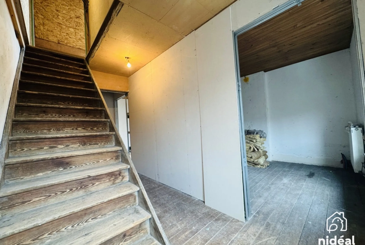 Maison à vendre à Marpent proche de la frontière belge avec grand potentiel de rénovation 
