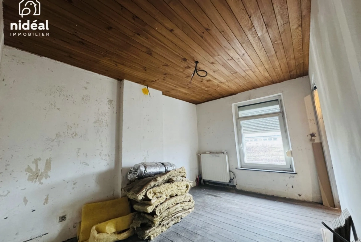 Maison à vendre à Marpent proche de la frontière belge avec grand potentiel de rénovation 