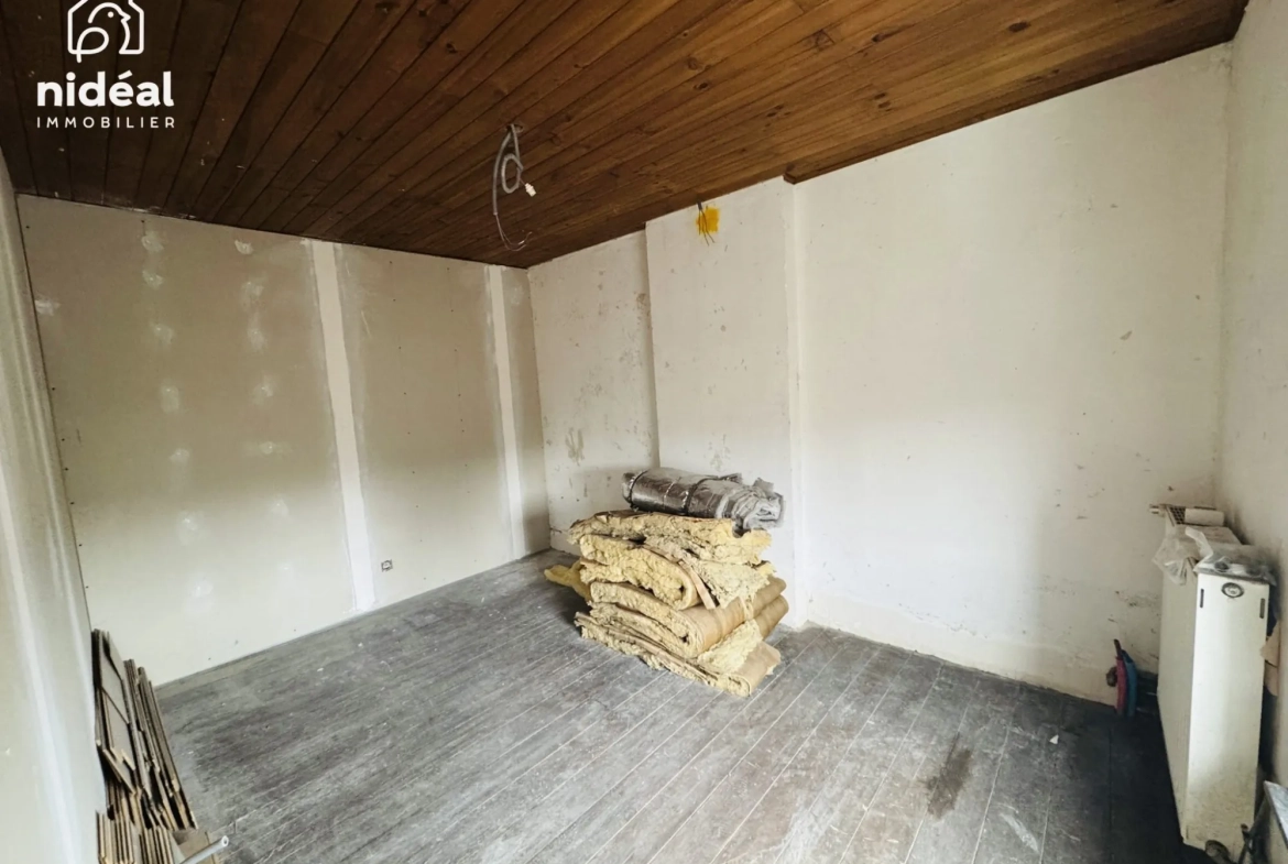 Maison à vendre à Marpent proche de la frontière belge avec grand potentiel de rénovation 
