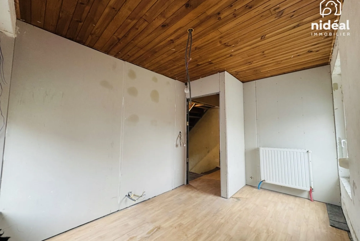 Maison à vendre à Marpent proche de la frontière belge avec grand potentiel de rénovation 