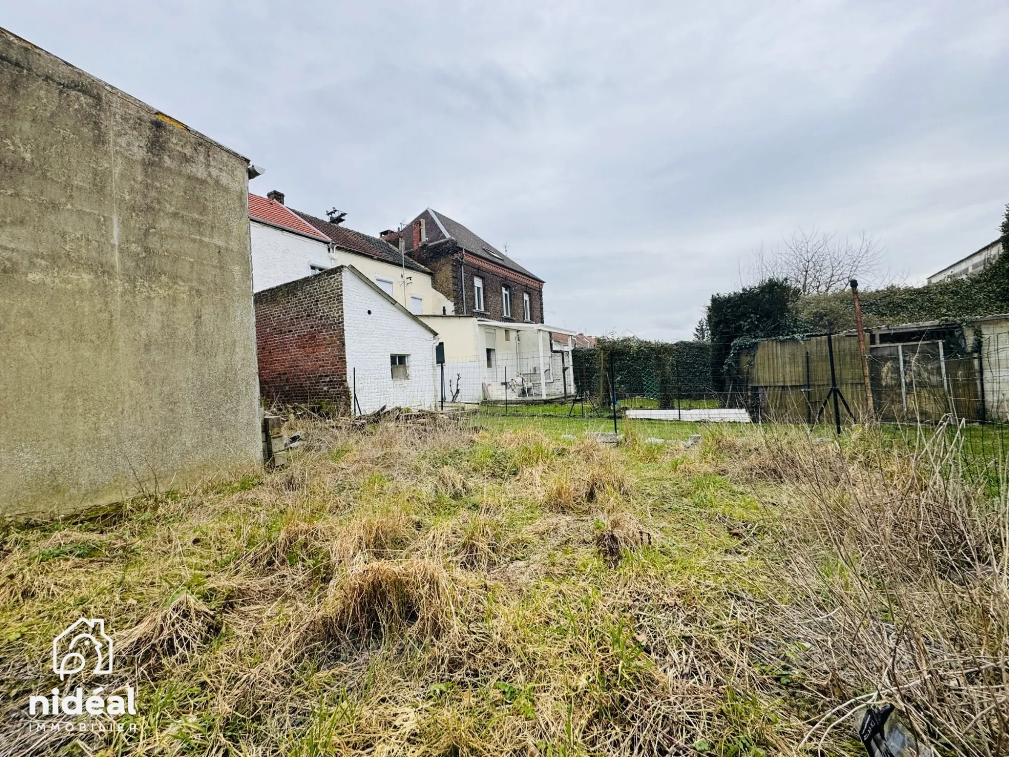 Maison à vendre à Marpent proche de la frontière belge avec grand potentiel de rénovation 
