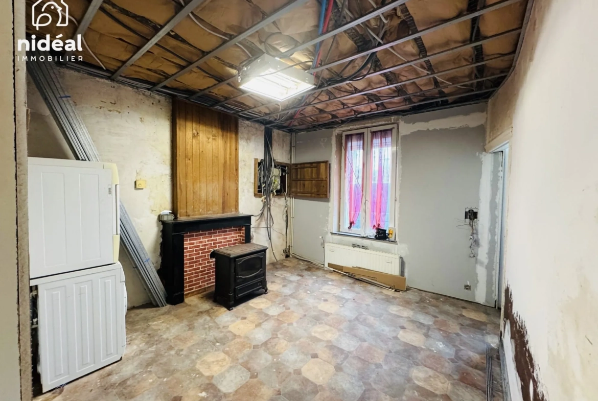 Maison à vendre à Marpent proche de la frontière belge avec grand potentiel de rénovation 
