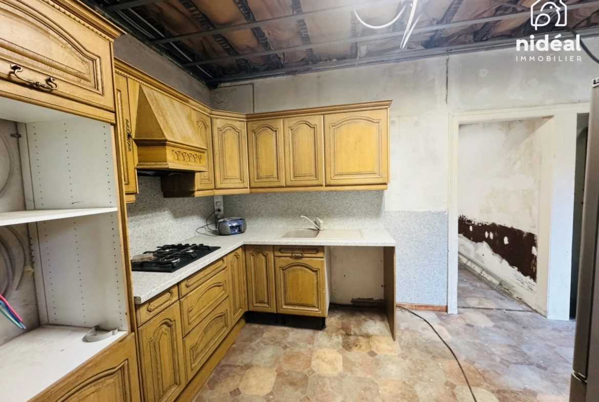 Maison à vendre à Marpent proche de la frontière belge avec grand potentiel de rénovation 
