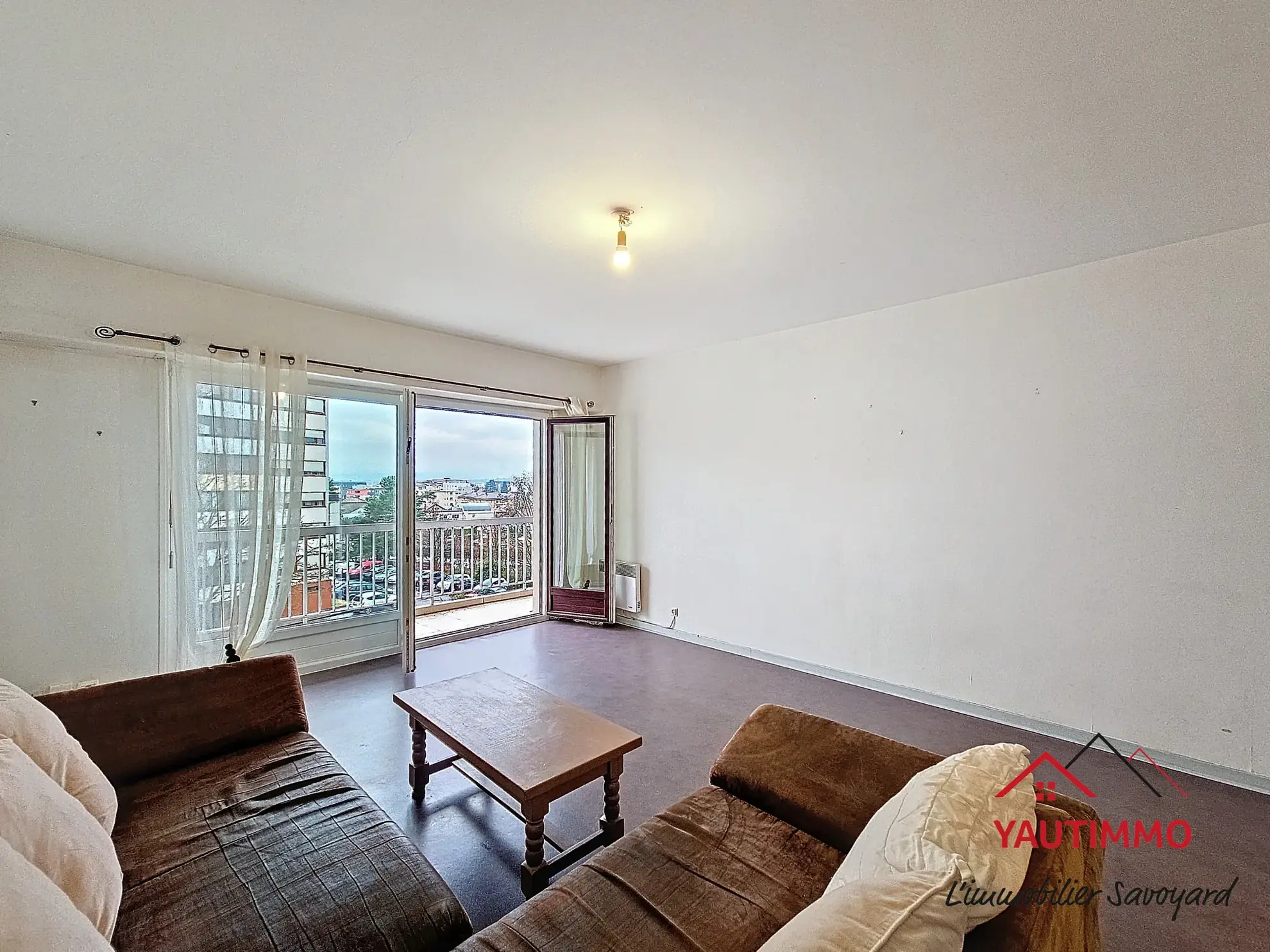 Appartement T3 spacieux de 78 m² avec balcons, parking et cave à Annemasse 