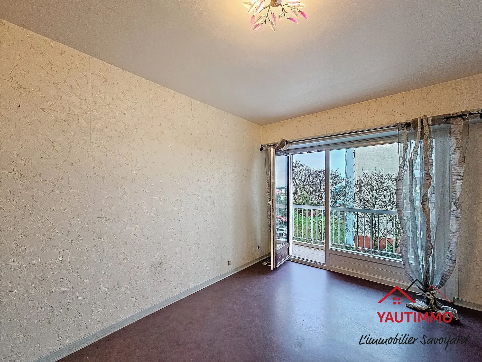 Appartement T3 spacieux de 78 m² avec balcons, parking et cave à Annemasse 